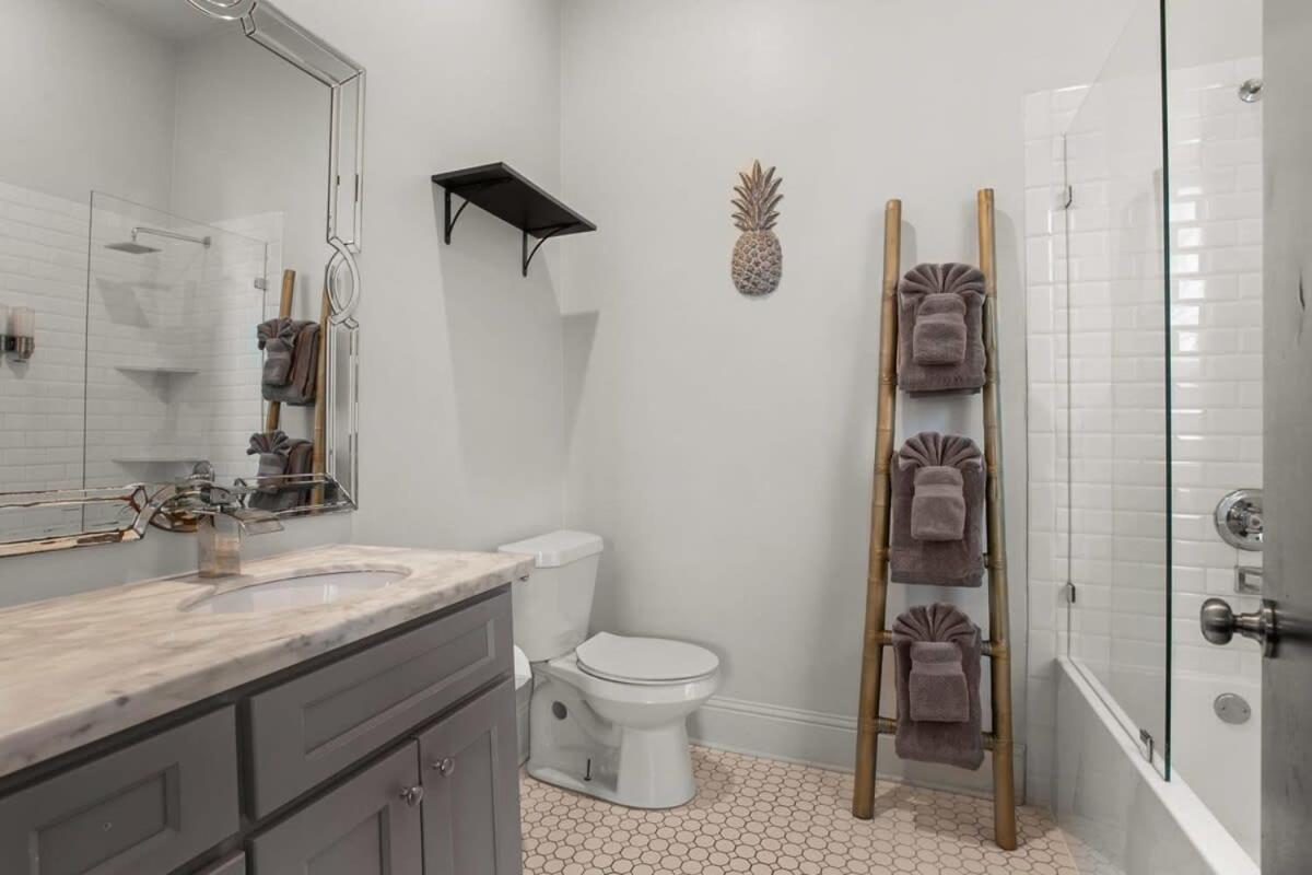 Stylish 2-bedroom In Garden District