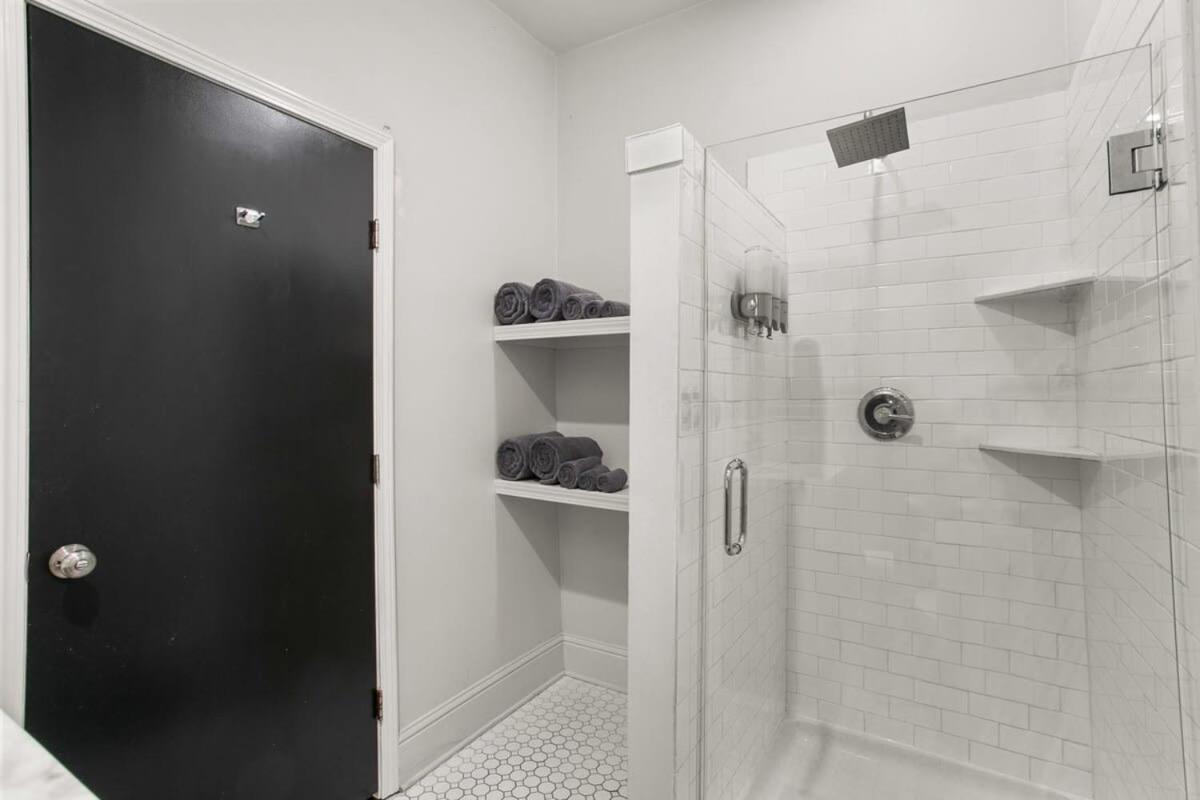 Stylish 2-bedroom In Garden District New Orleans
